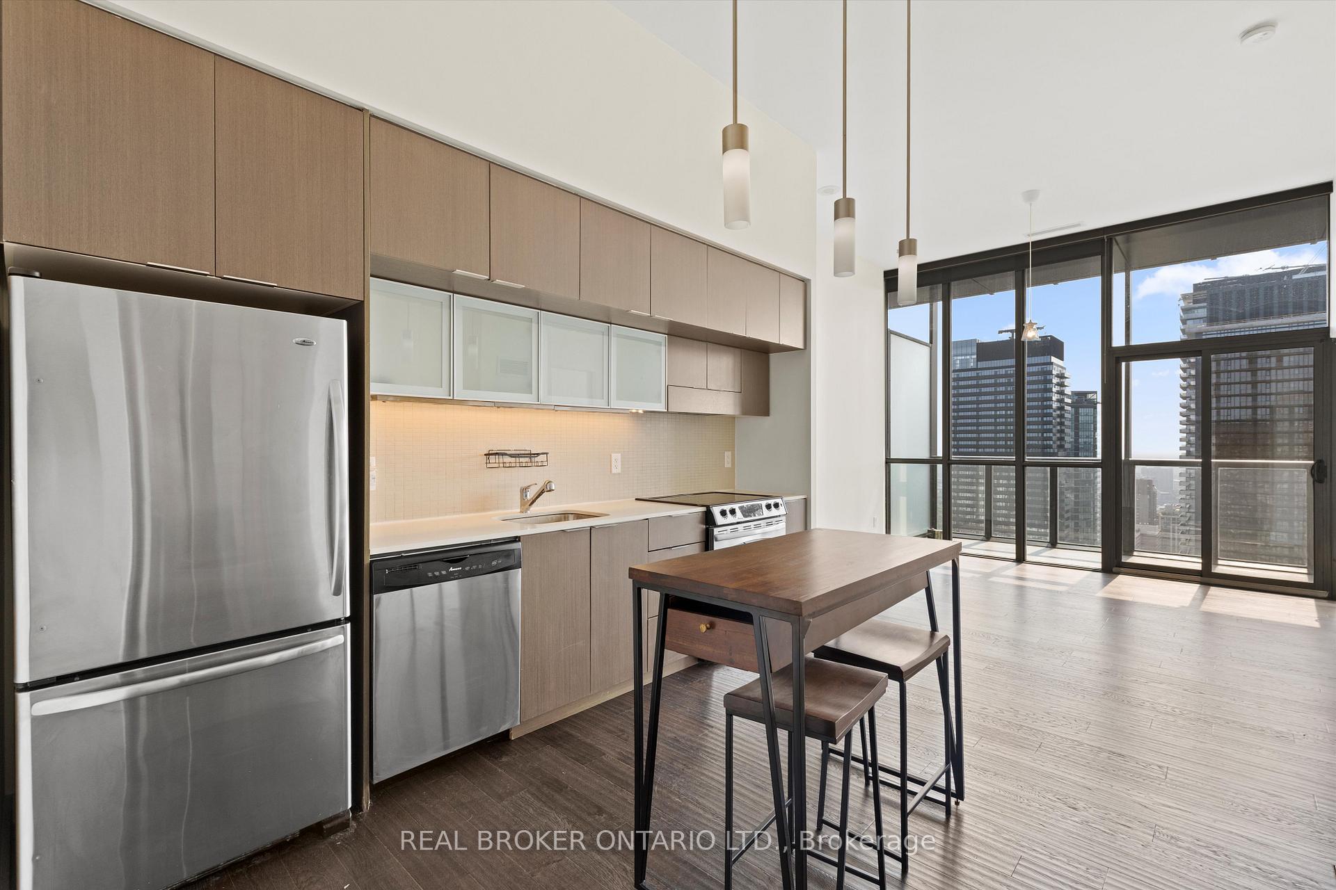 Photo 6 of Unit 4403, 110 Charles Street E, Toronto, Church-Yonge Corridor — HOMEH
