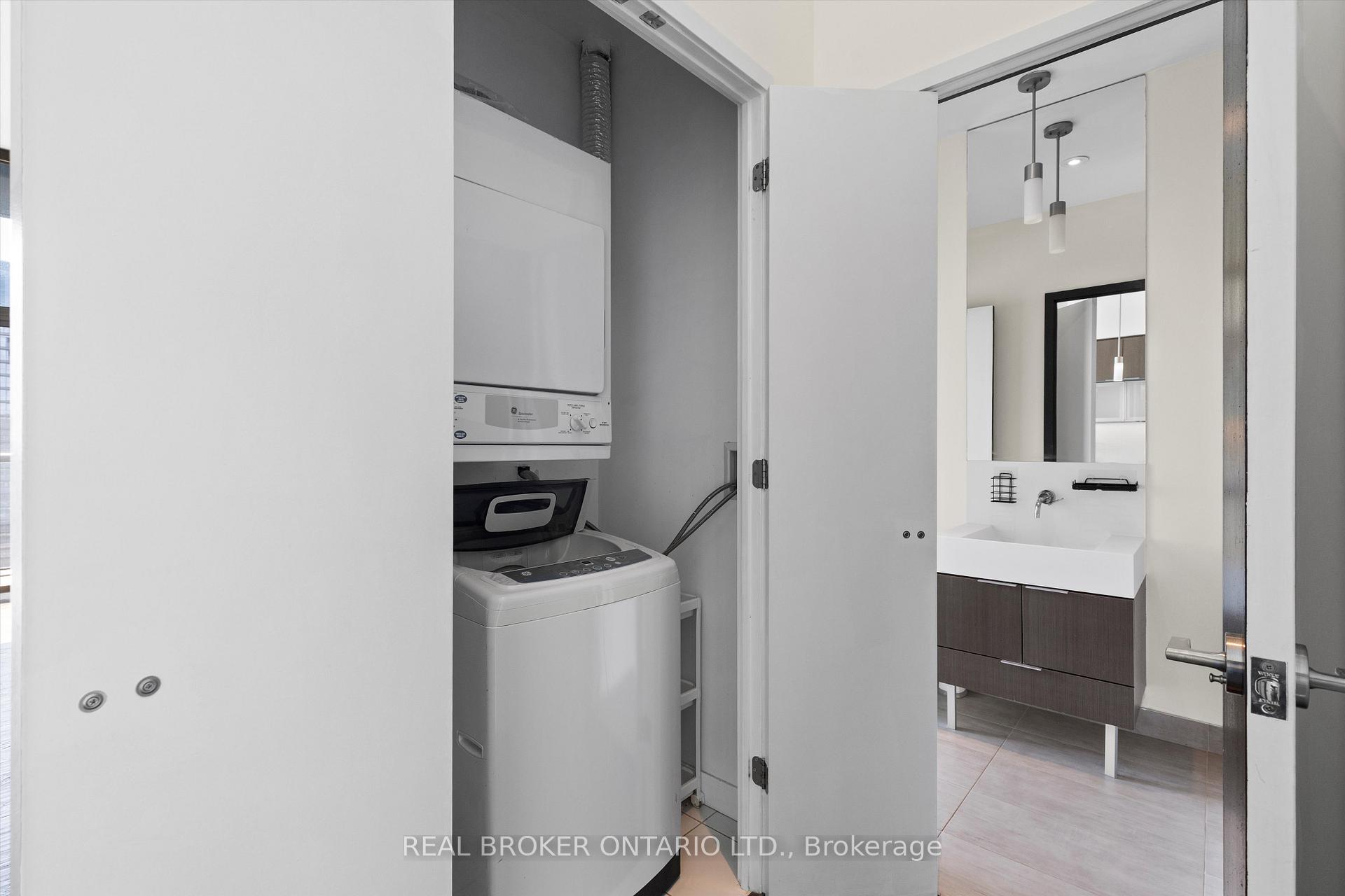 Photo 26 of Unit 4403, 110 Charles Street E, Toronto, Church-Yonge Corridor — HOMEH