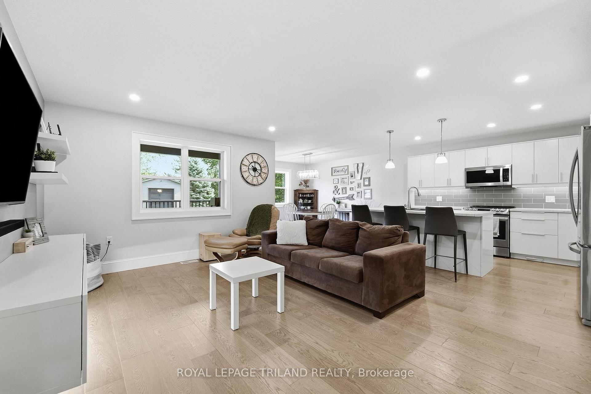 Photo 14 of 51 Park Street, Huron-Kinloss — HOMEH