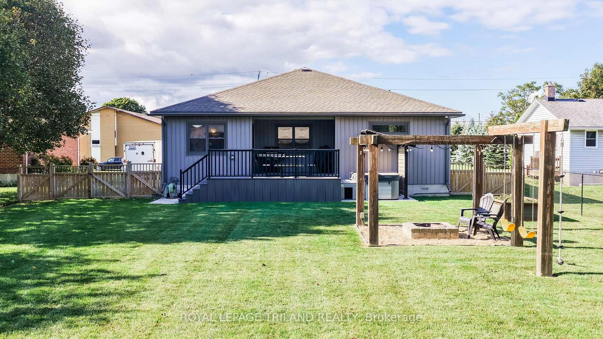 Photo 29 of 51 Park Street, Huron-Kinloss — HOMEH