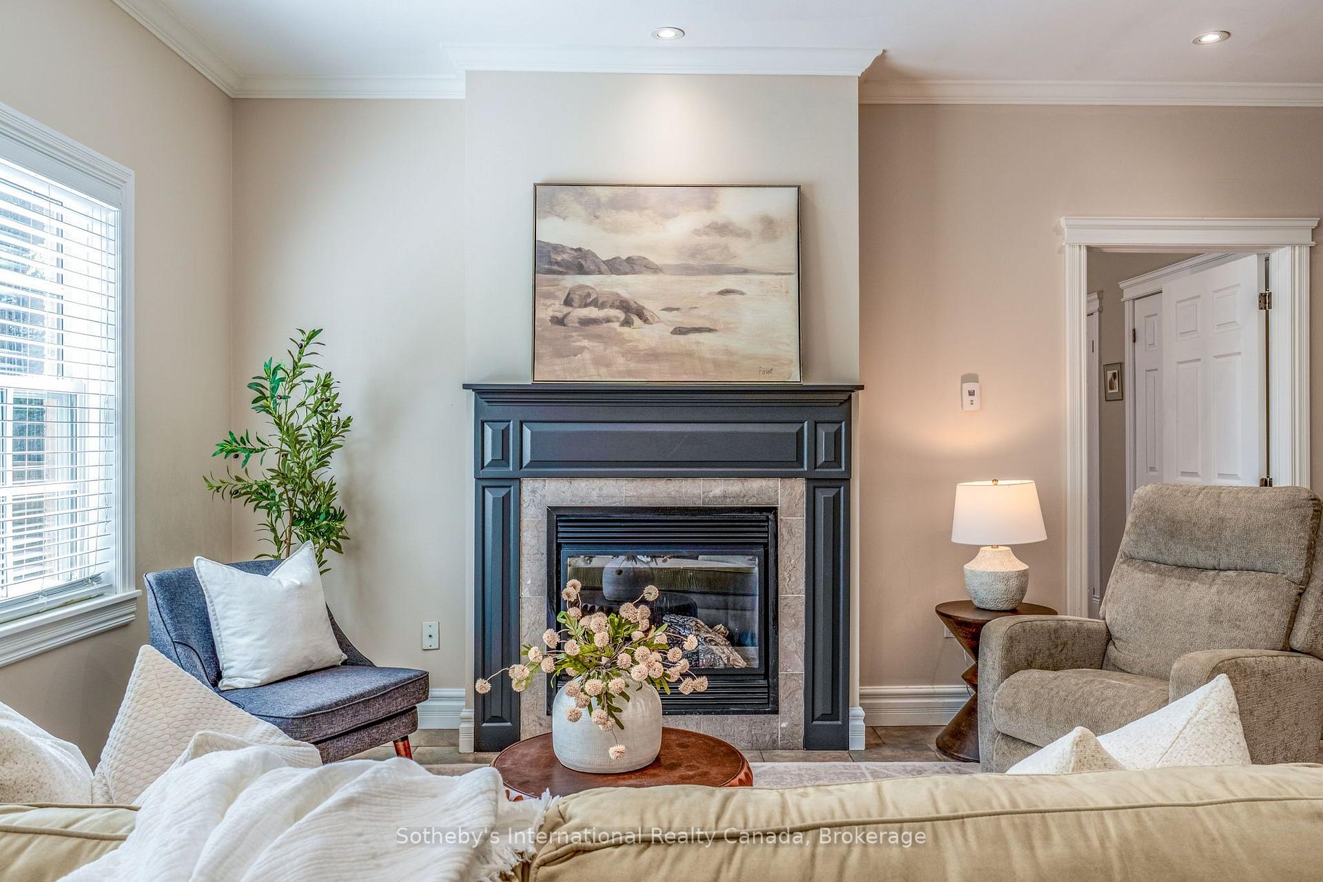 Photo 12 of 75 Edward Street E, Clearview, Creemore — HOMEH