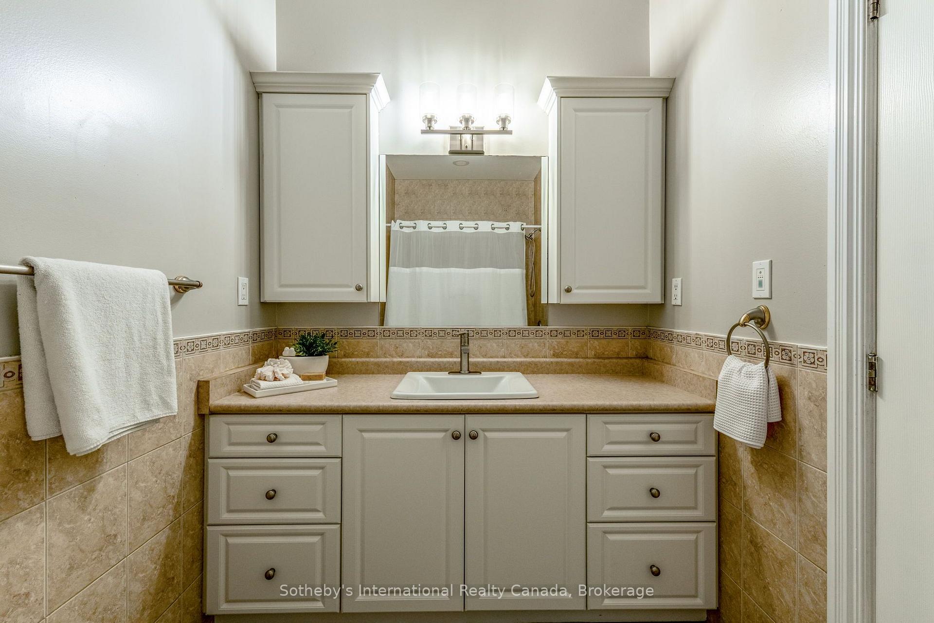 Photo 28 of 75 Edward Street E, Clearview, Creemore — HOMEH