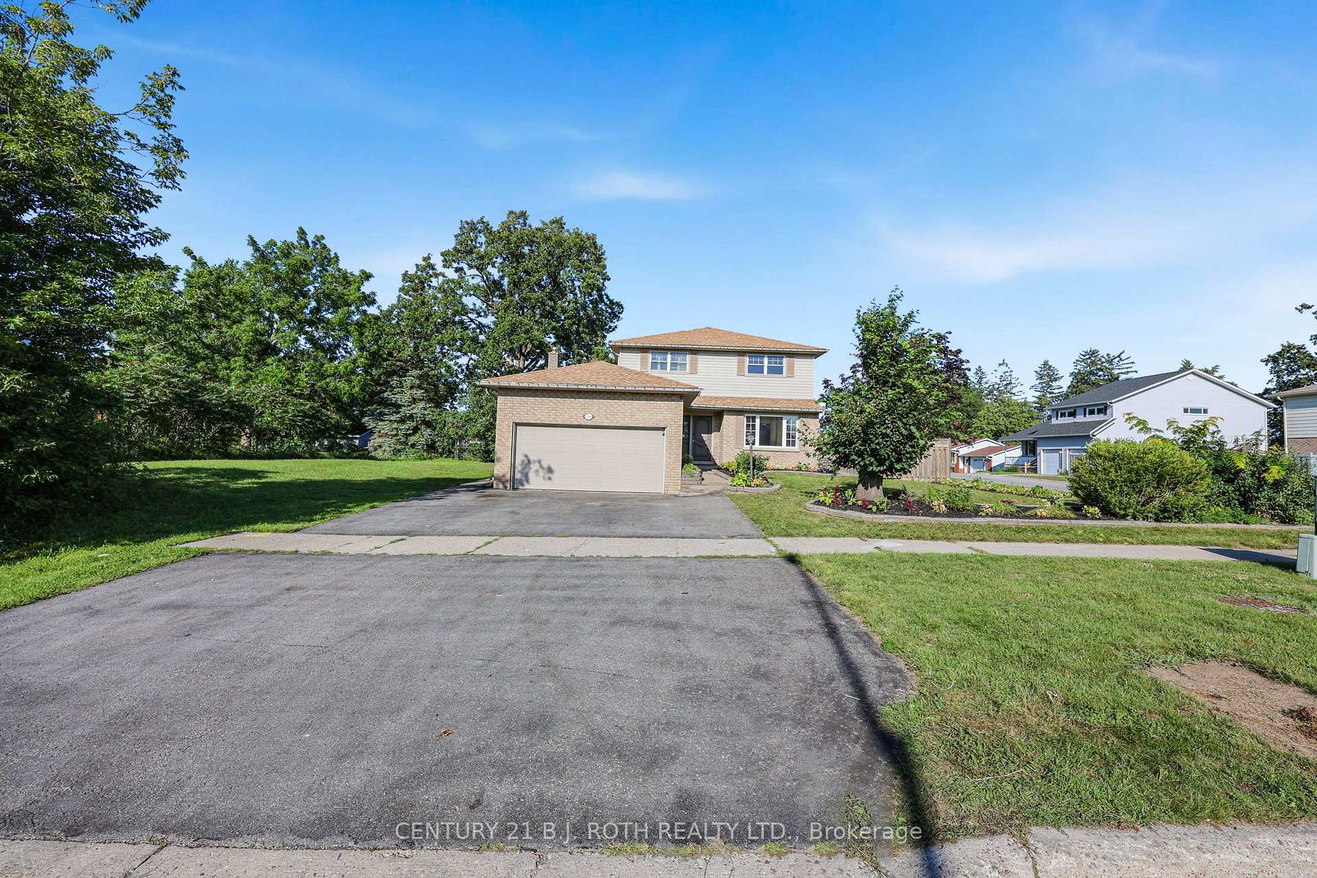 Photo 2 of 104 Woodside Drive, Orillia — HOMEH