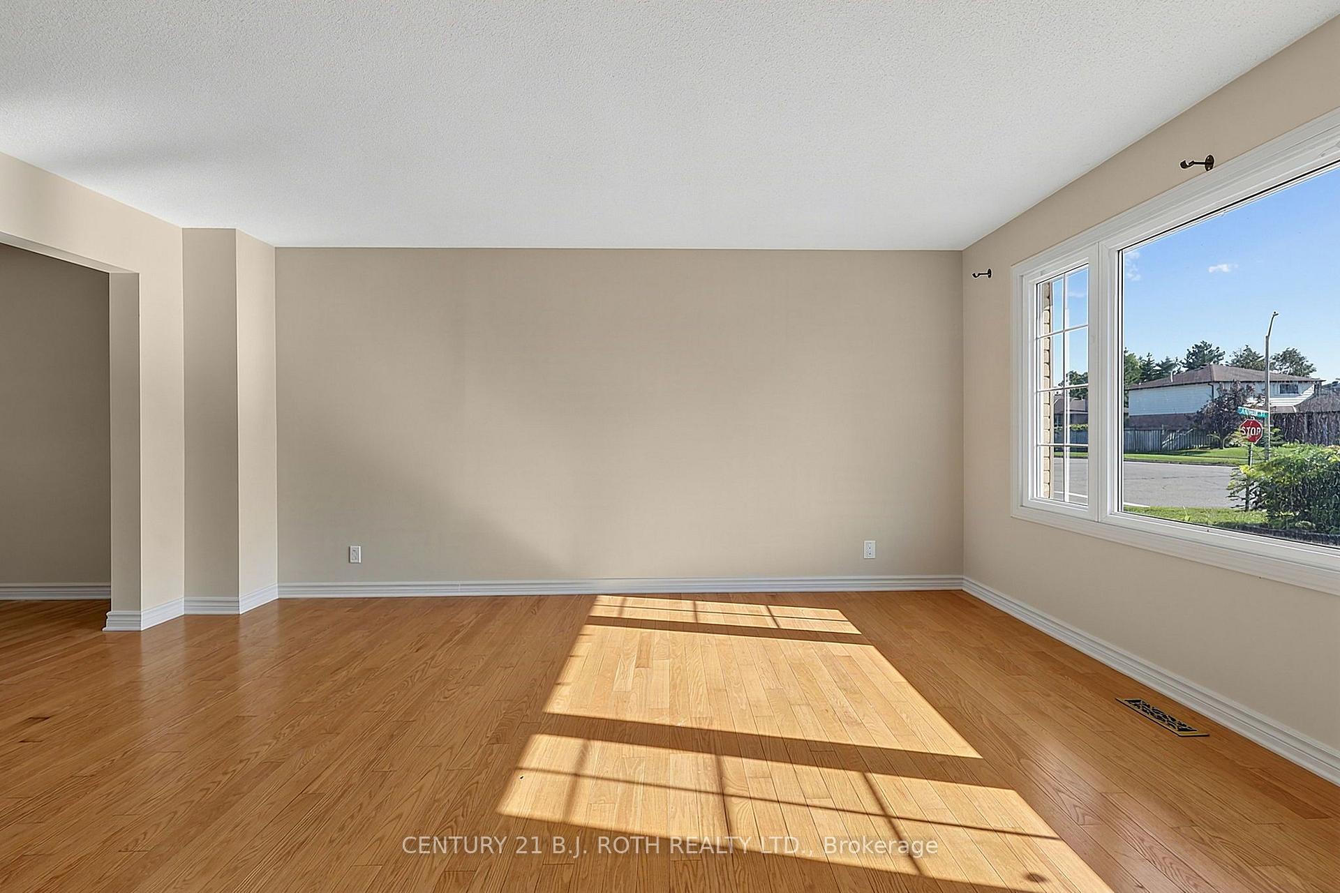 Photo 16 of 104 Woodside Drive, Orillia — HOMEH