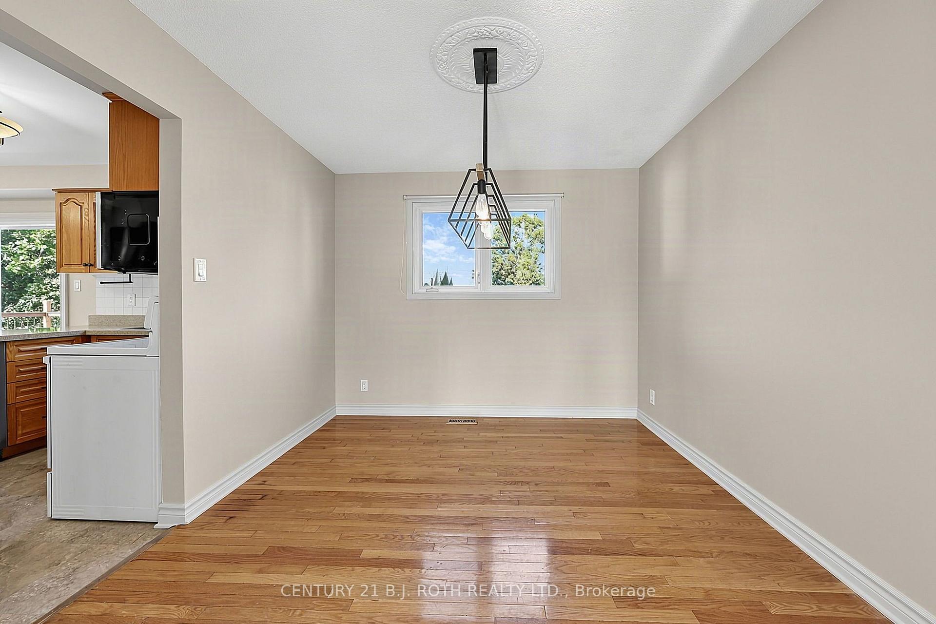 Photo 19 of 104 Woodside Drive, Orillia — HOMEH
