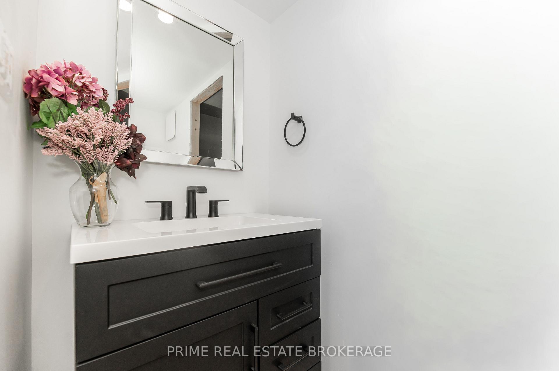 Photo 41 of 205 Martin Road, Middlesex Centre, Delaware Town — HOMEH