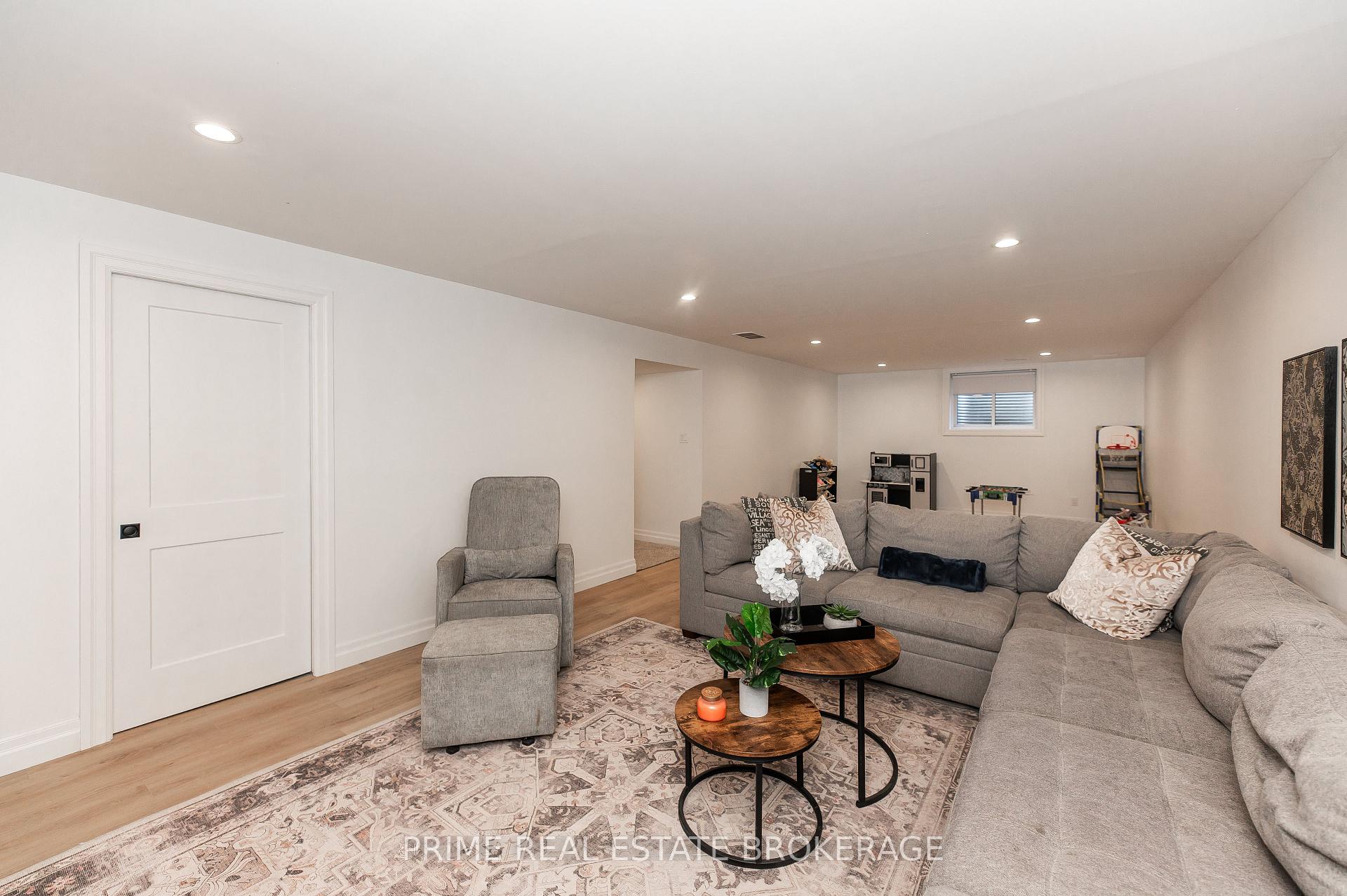 Photo 44 of 205 Martin Road, Middlesex Centre, Delaware Town — HOMEH