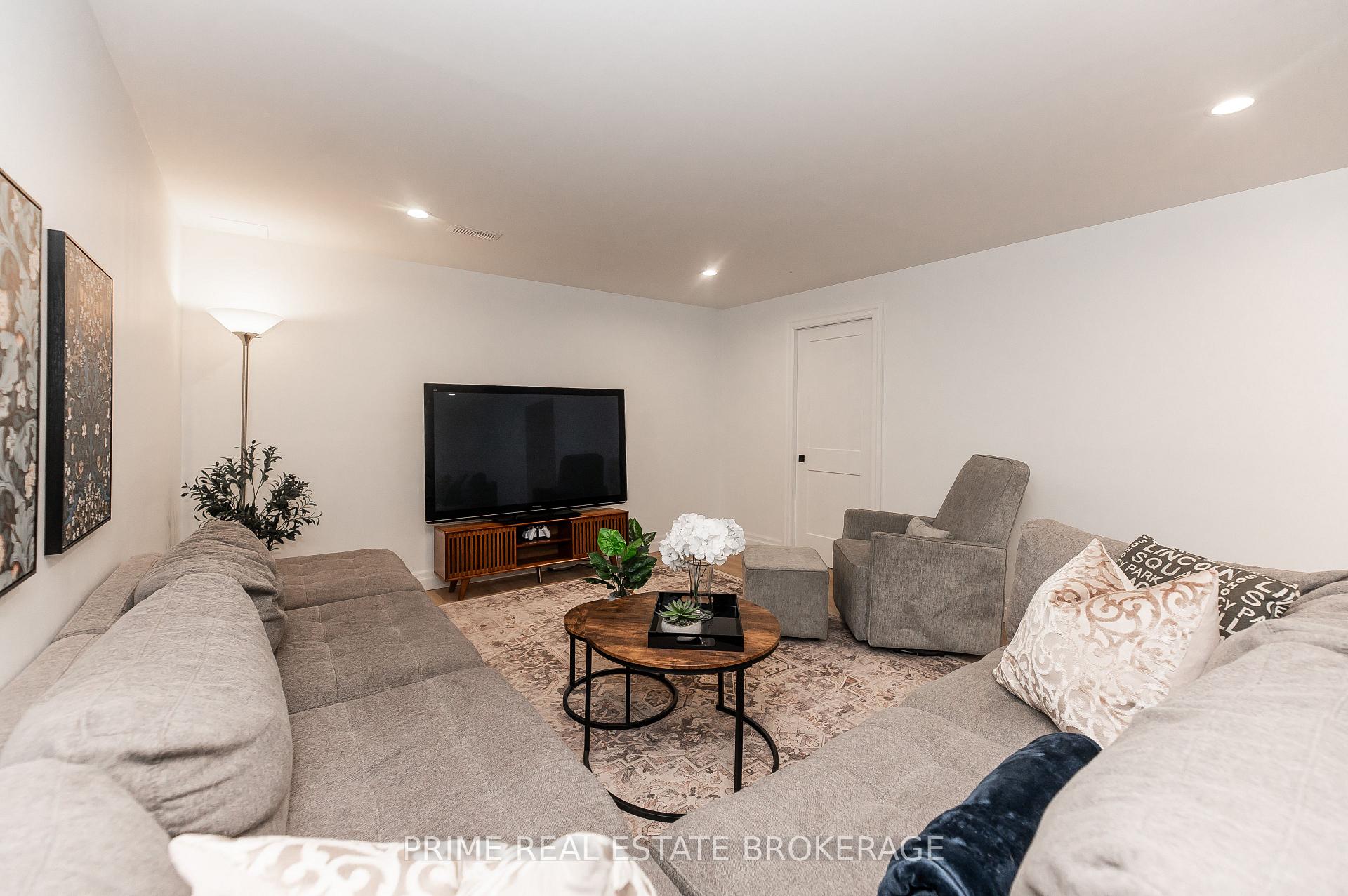Photo 45 of 205 Martin Road, Middlesex Centre, Delaware Town — HOMEH