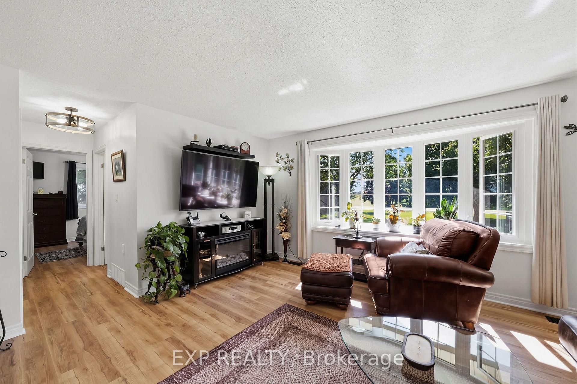 Photo 5 of 25574 Nairn Road, Middlesex Centre, Rural Middlesex Centre — HOMEH