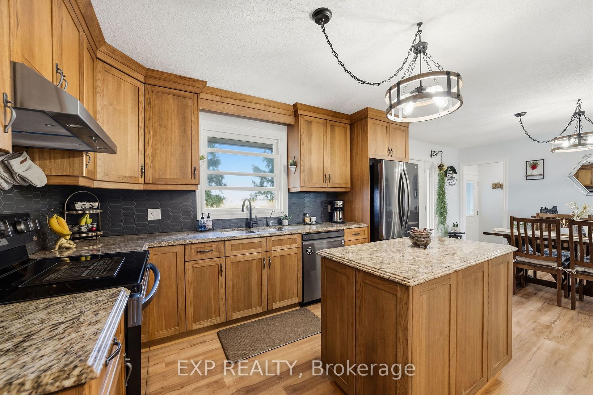 Photo 10 of 25574 Nairn Road, Middlesex Centre, Rural Middlesex Centre — HOMEH