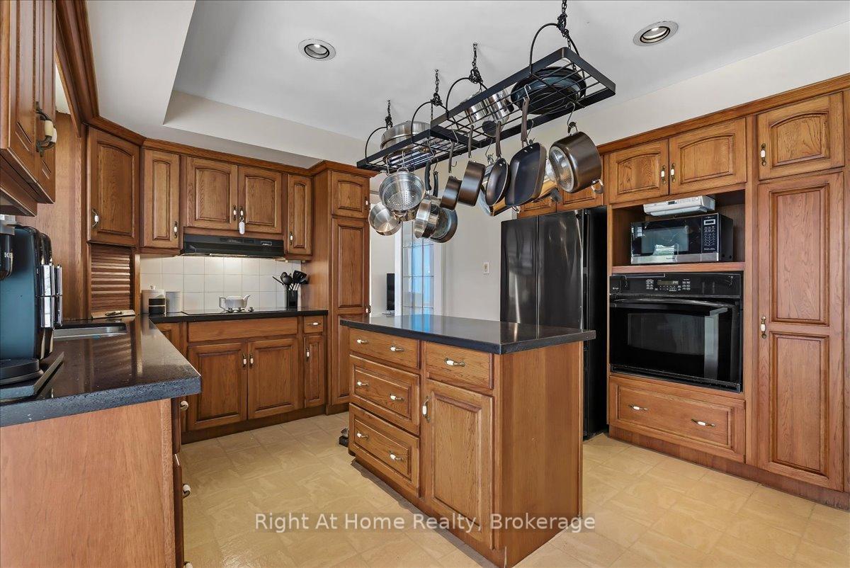 Photo 18 of 1252 Britannia Road, Burlington, Rural Burlington — HOMEH
