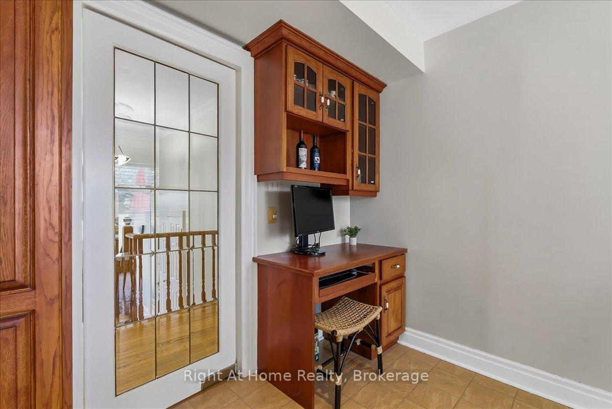 Photo 19 of 1252 Britannia Road, Burlington, Rural Burlington — HOMEH