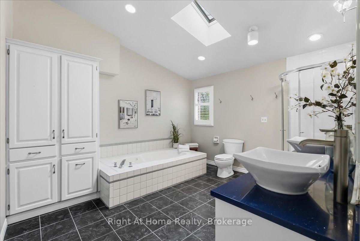 Photo 27 of 1252 Britannia Road, Burlington, Rural Burlington — HOMEH