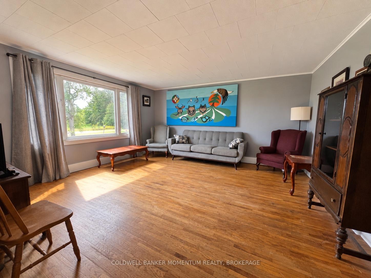 Photo 11 of 935 Twenty Road, Pelham, North Pelham — HOMEH