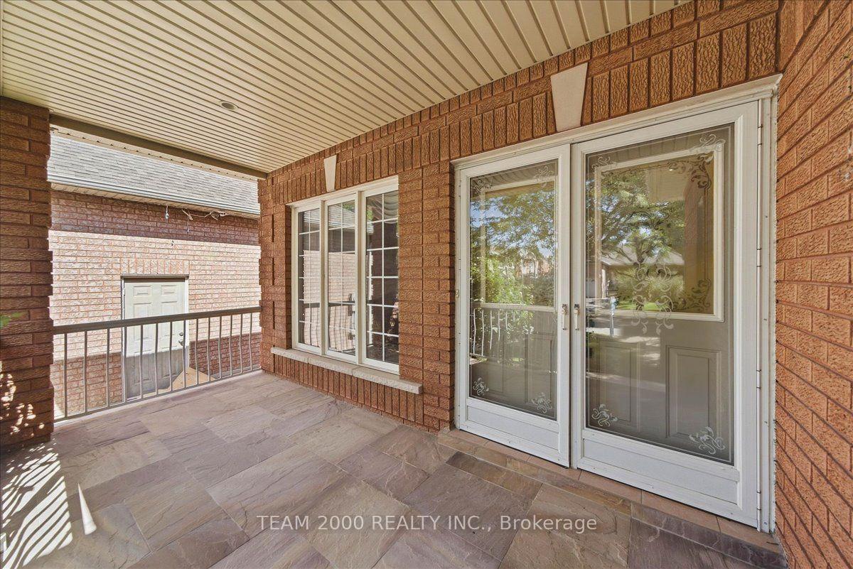 Photo 4 of 17 Brasswinds Court, Vaughan, West Woodbridge — HOMEH