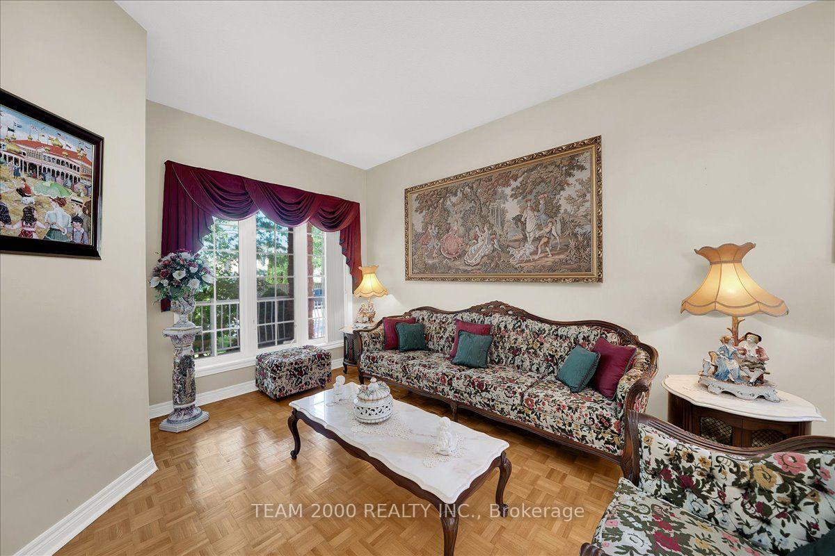 Photo 14 of 17 Brasswinds Court, Vaughan, West Woodbridge — HOMEH