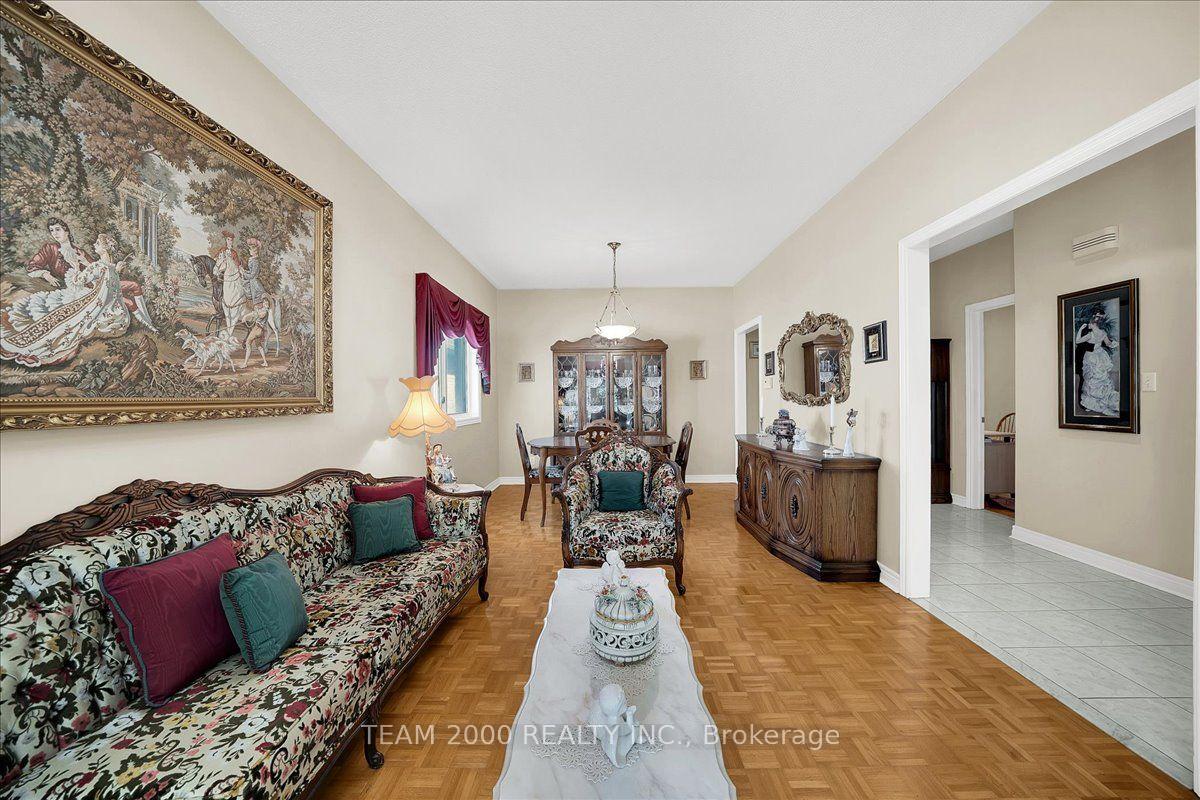 Photo 16 of 17 Brasswinds Court, Vaughan, West Woodbridge — HOMEH