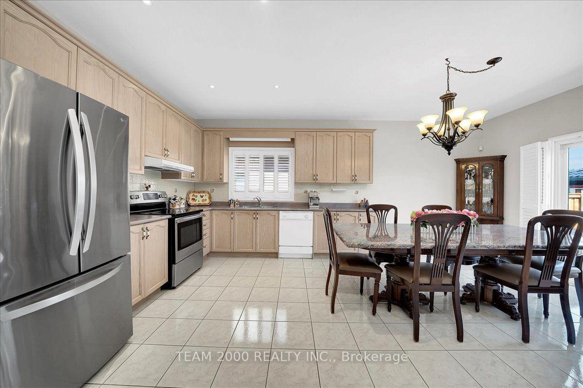 Photo 24 of 17 Brasswinds Court, Vaughan, West Woodbridge — HOMEH