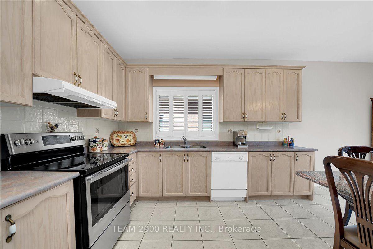 Photo 28 of 17 Brasswinds Court, Vaughan, West Woodbridge — HOMEH
