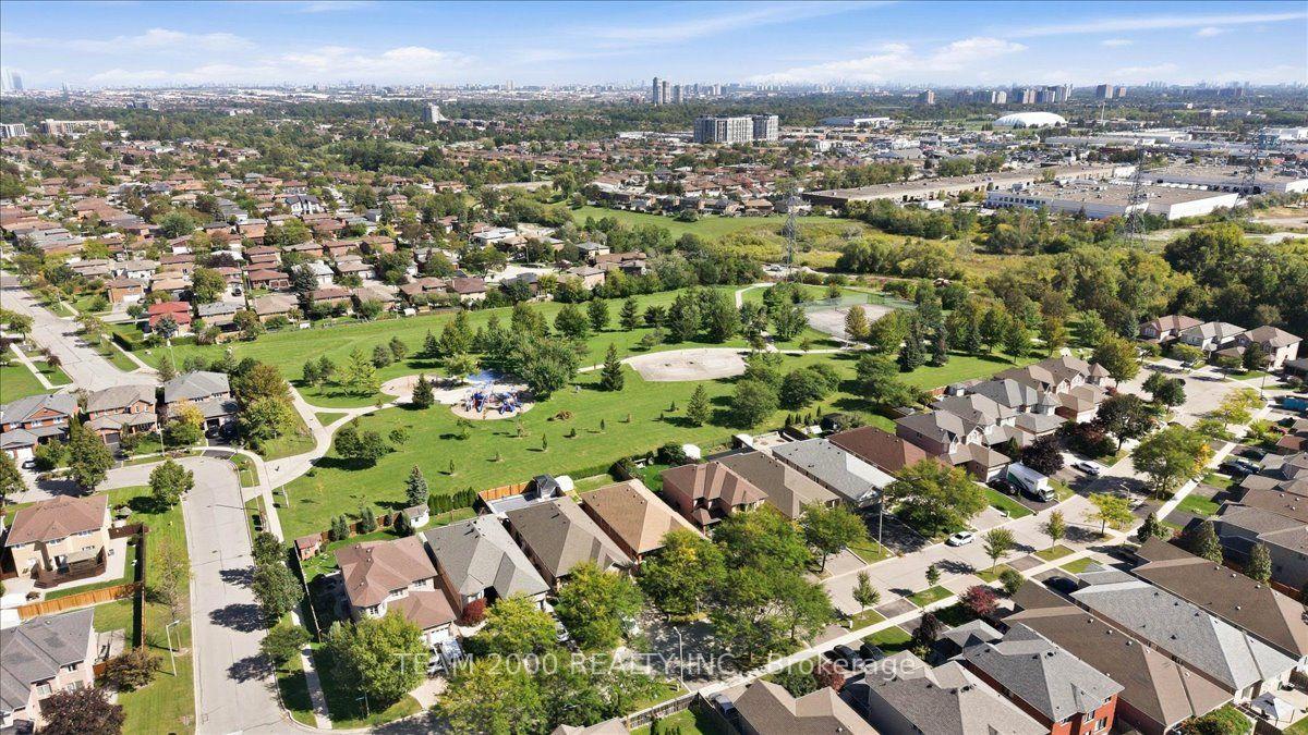 Photo 63 of 17 Brasswinds Court, Vaughan, West Woodbridge — HOMEH