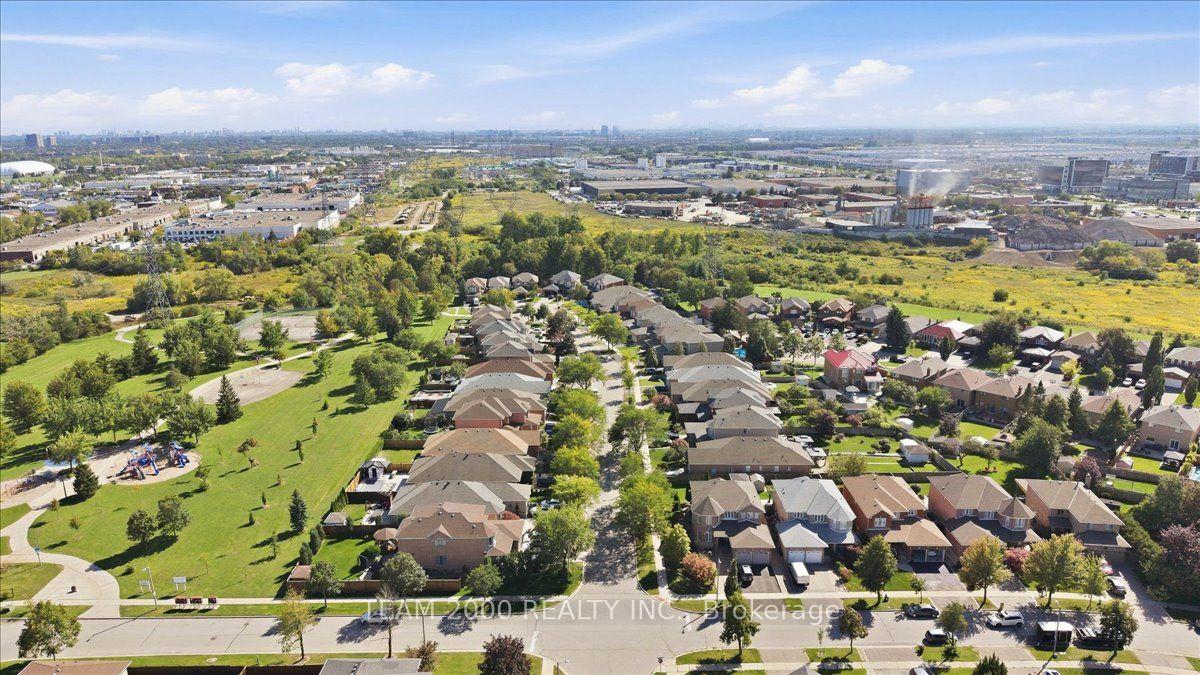 Photo 65 of 17 Brasswinds Court, Vaughan, West Woodbridge — HOMEH
