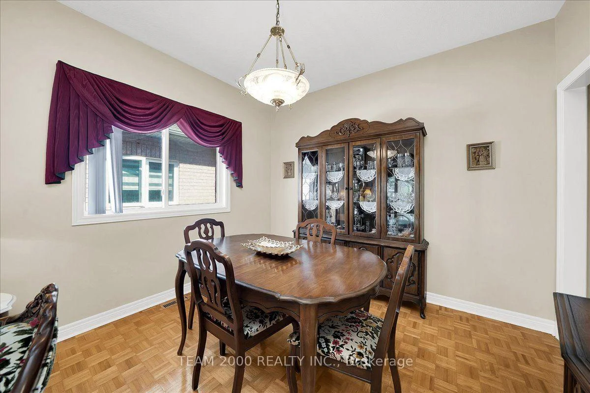 Photo 23 of 17 Brasswinds Court, Vaughan, West Woodbridge — HOMEH
