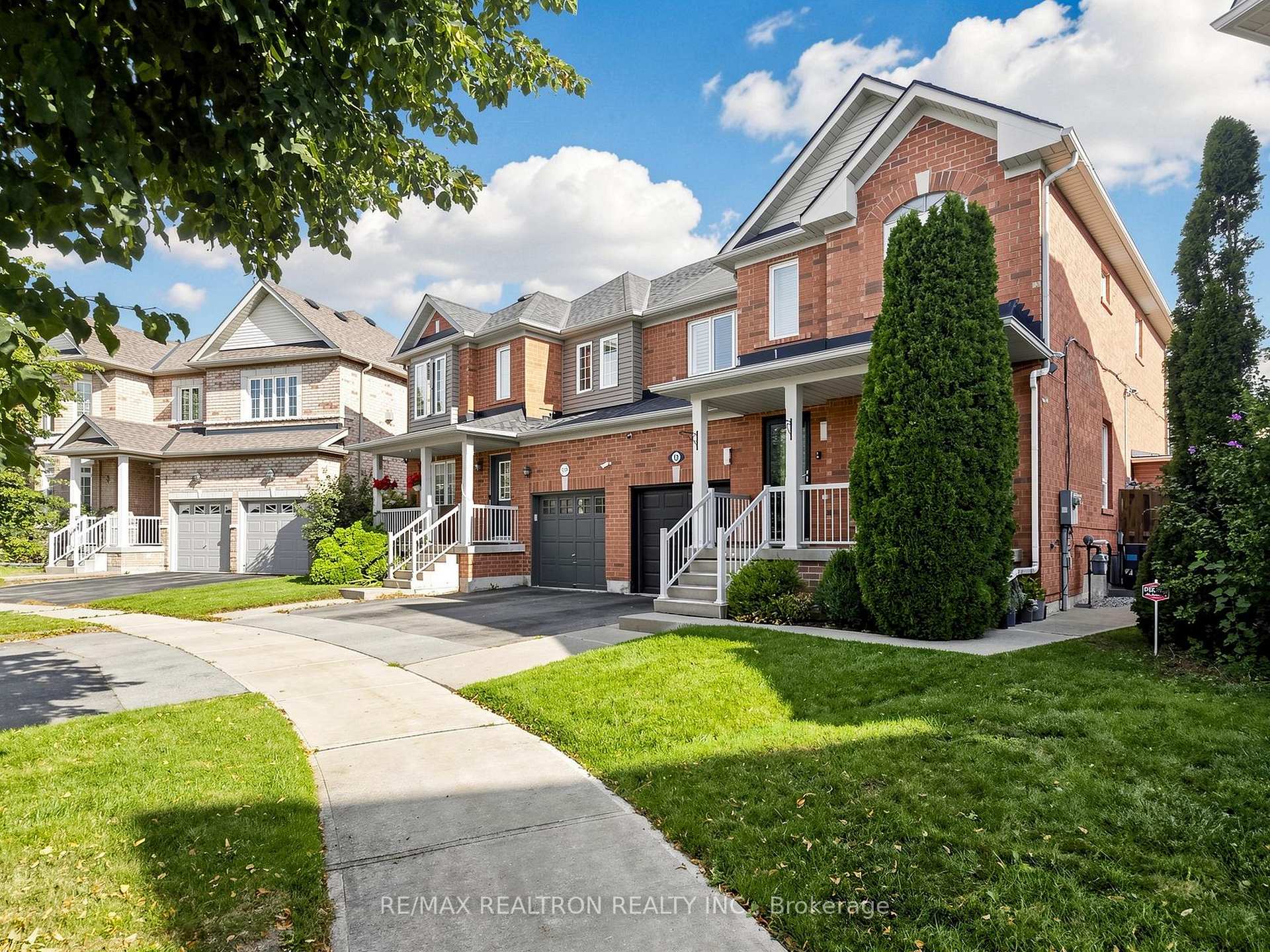 Photo 2 of 13 Stotts Crescent, Markham, Wismer — HOMEH