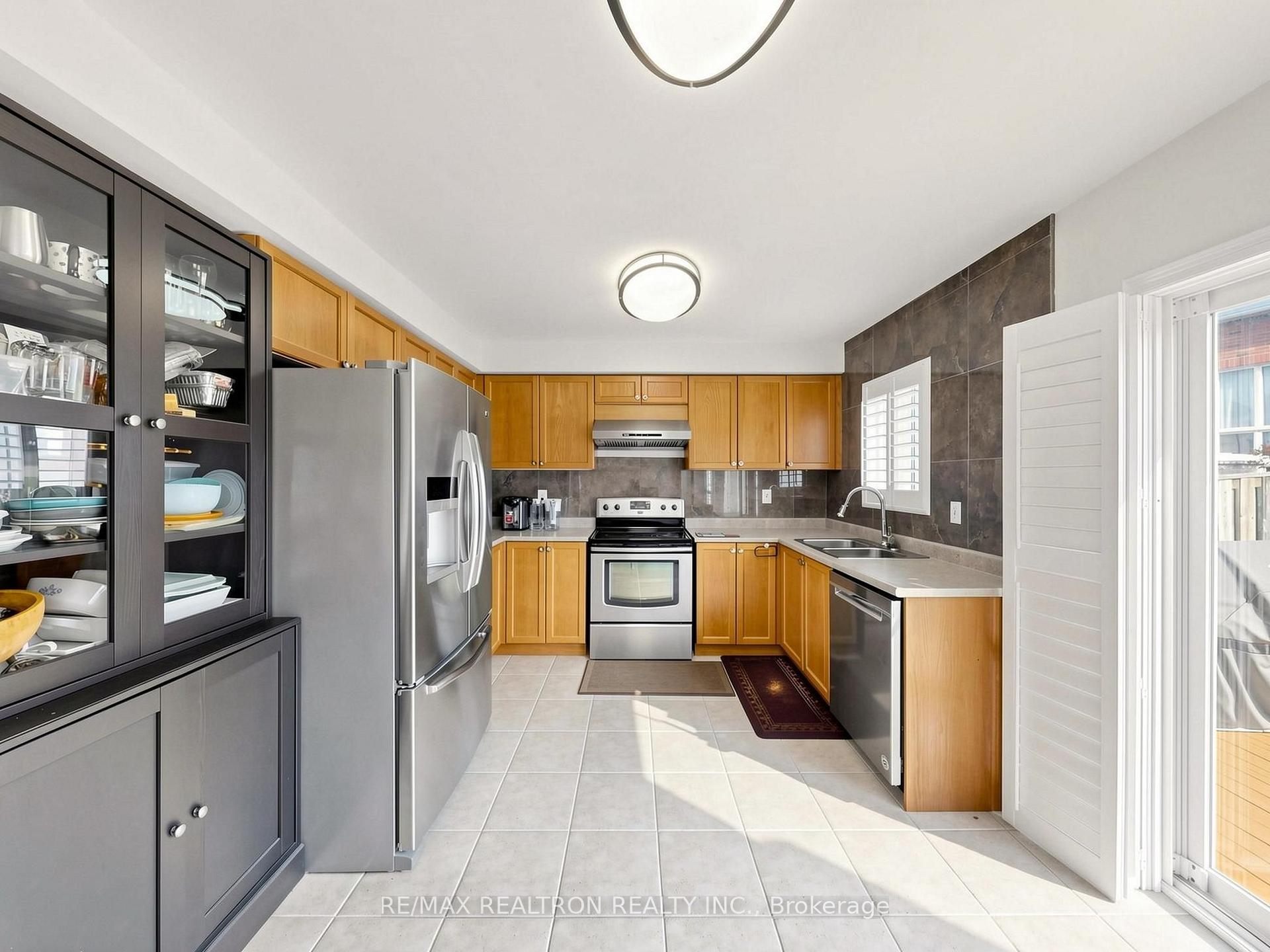 Photo 7 of 13 Stotts Crescent, Markham, Wismer — HOMEH