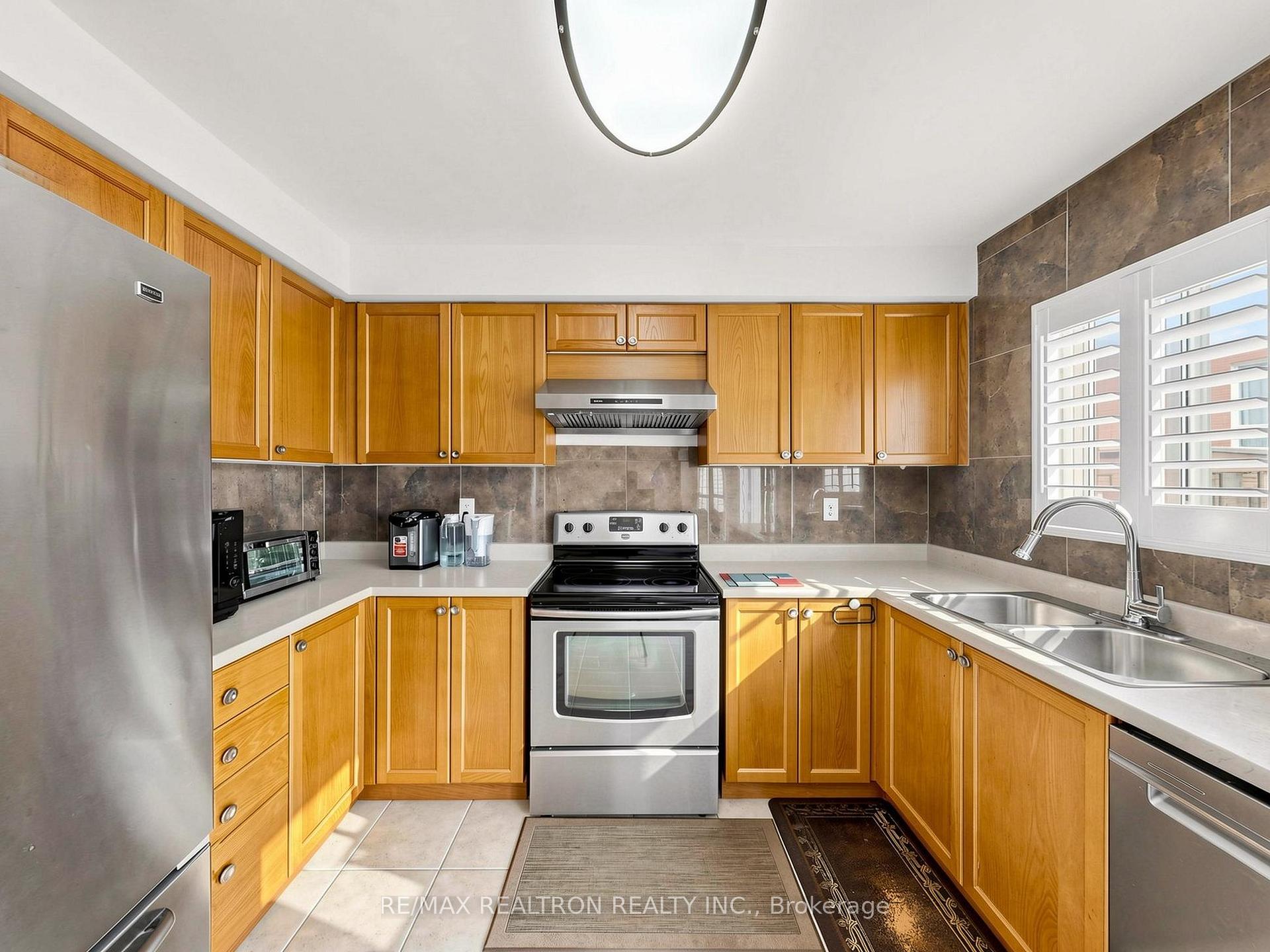 Photo 10 of 13 Stotts Crescent, Markham, Wismer — HOMEH