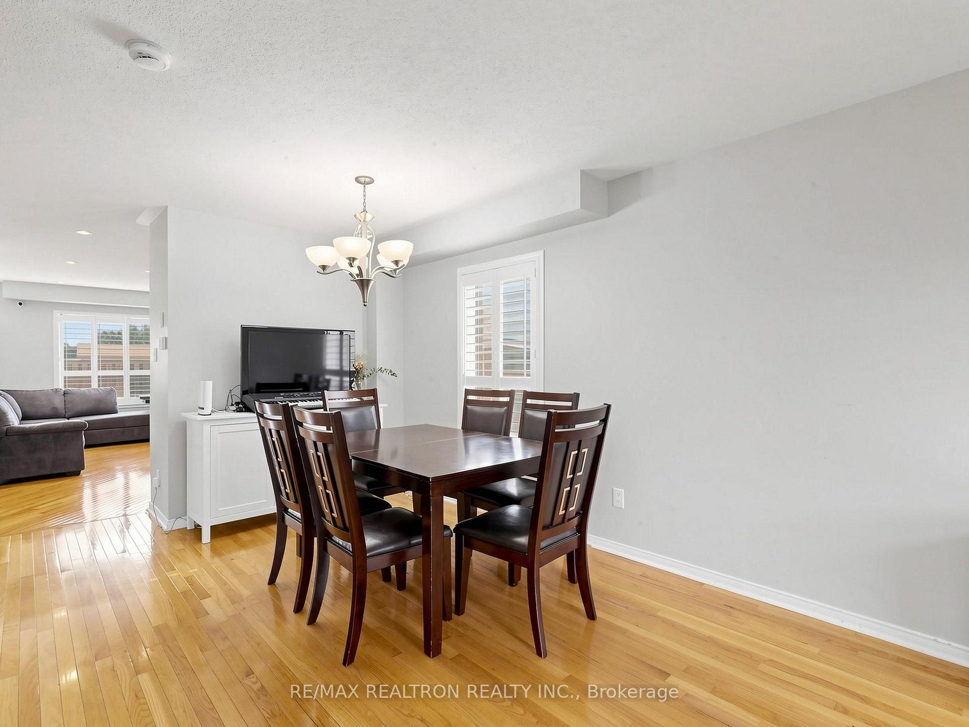 Photo 14 of 13 Stotts Crescent, Markham, Wismer — HOMEH