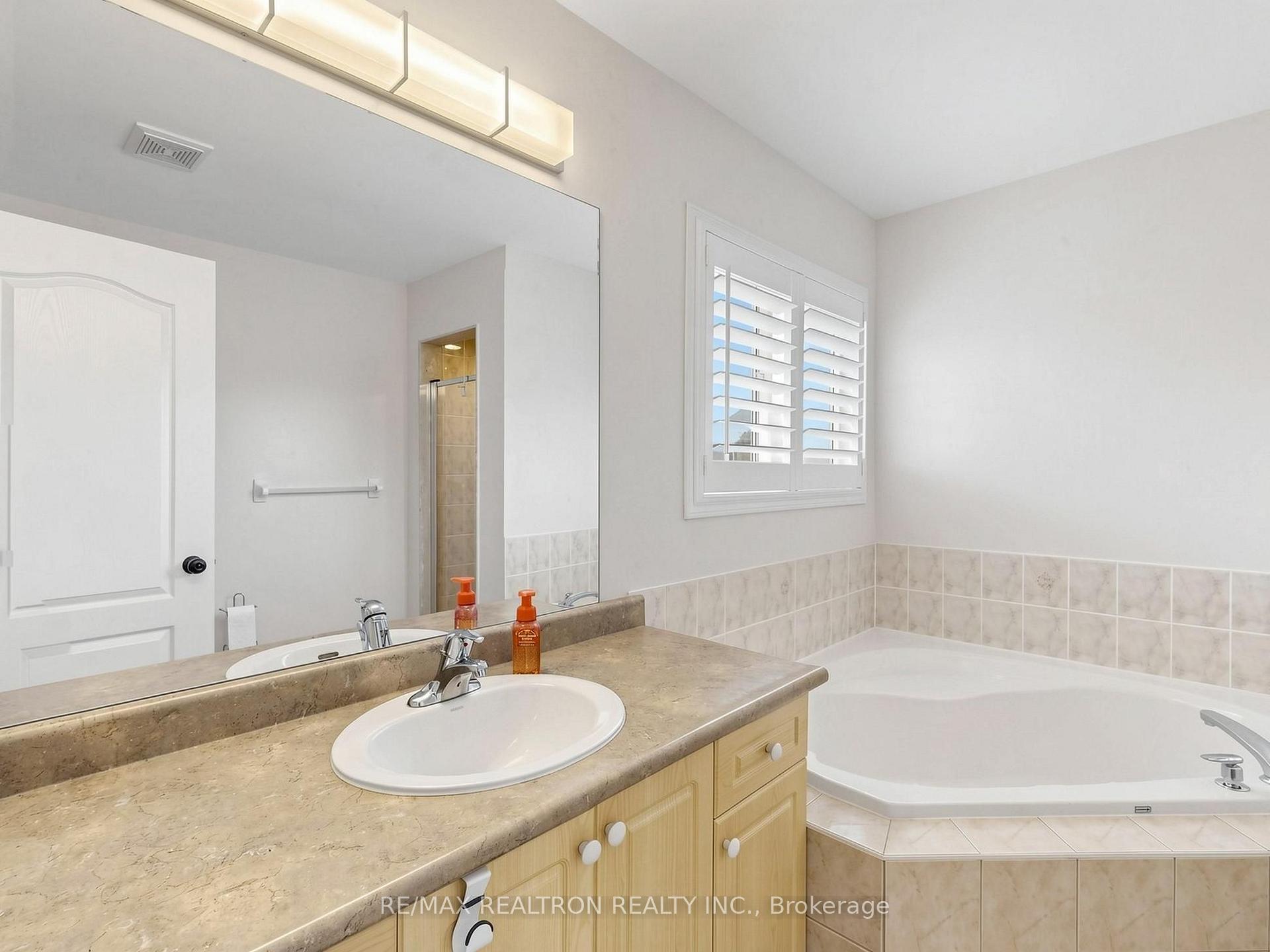 Photo 19 of 13 Stotts Crescent, Markham, Wismer — HOMEH