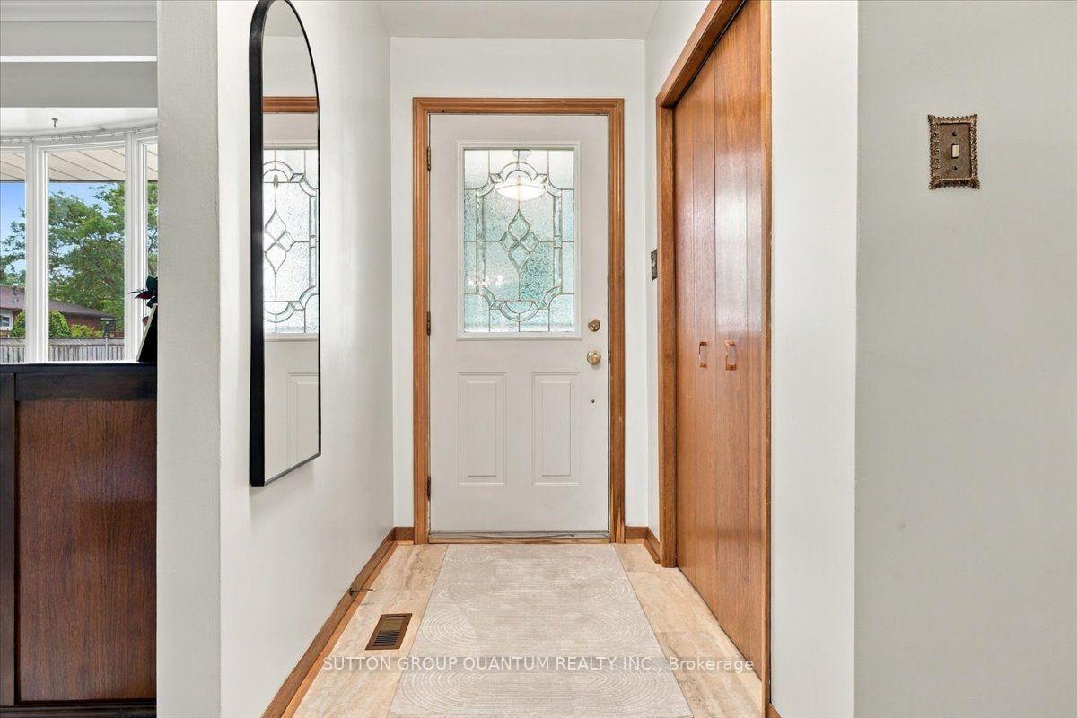 Photo 3 of 325 Erindale Drive, Burlington, Appleby — HOMEH