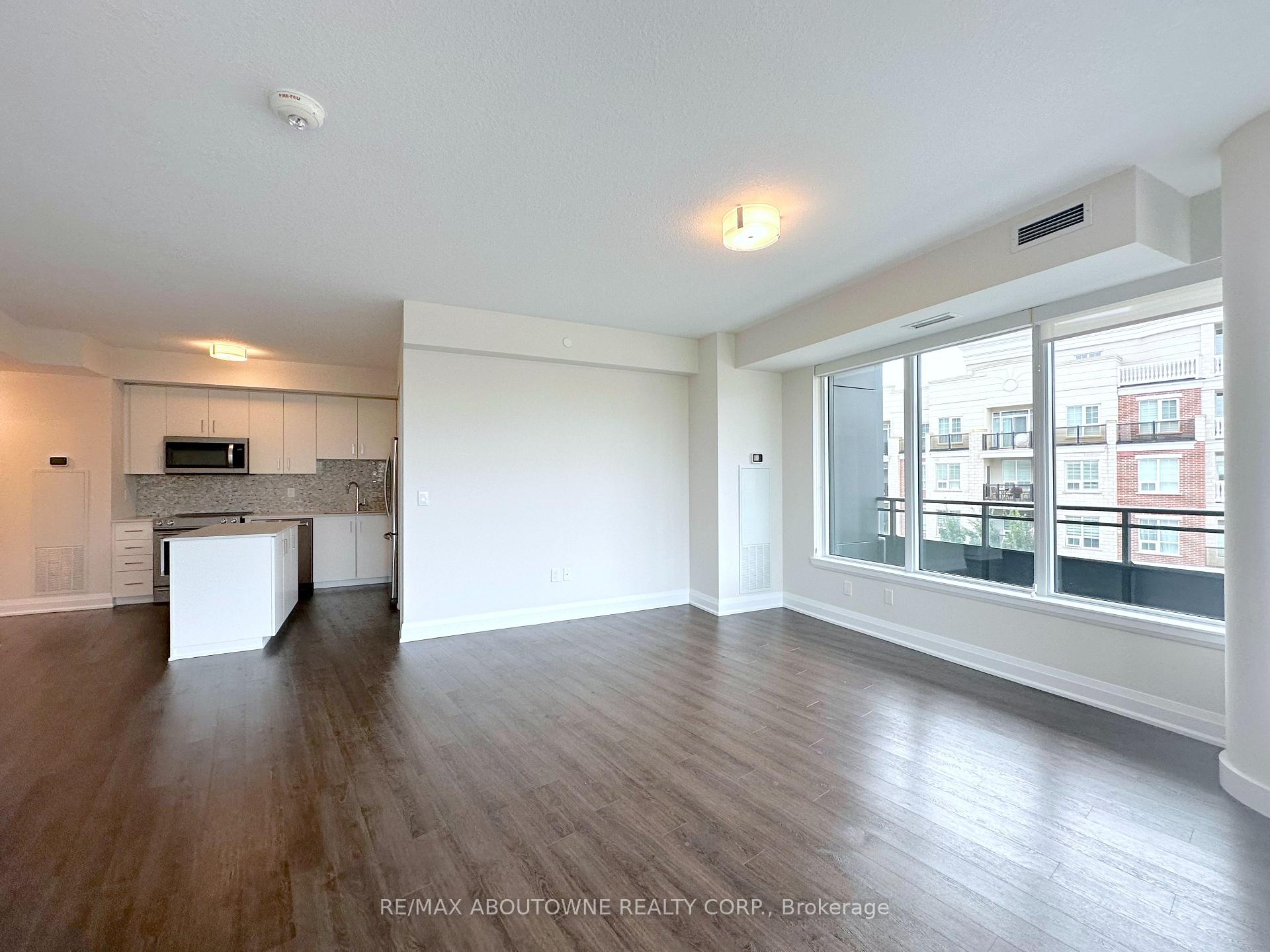 Photo 5 of Unit 421, 2333 Taunton Road, Oakville, River Oaks — HOMEH