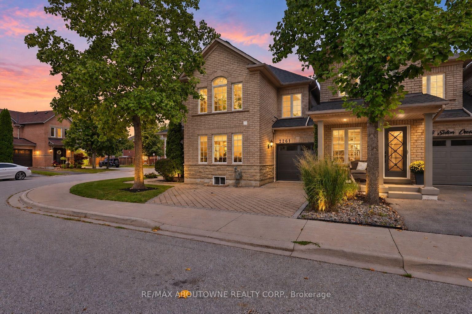 Photo 2 of 2261 Seton Crescent, Burlington, Orchard — HOMEH