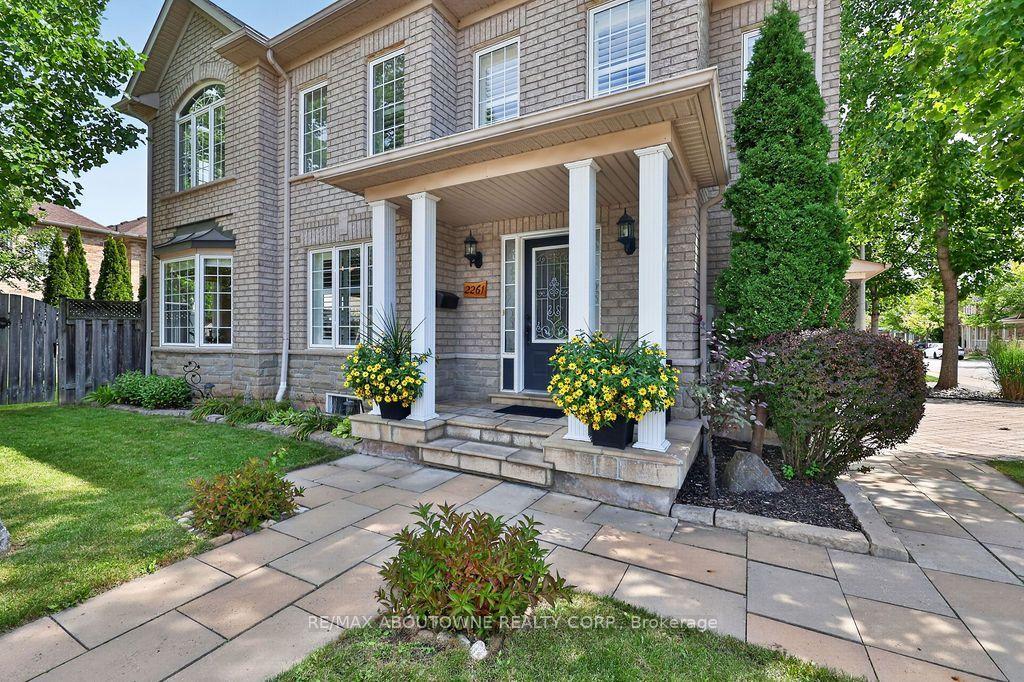 Photo 4 of 2261 Seton Crescent, Burlington, Orchard — HOMEH