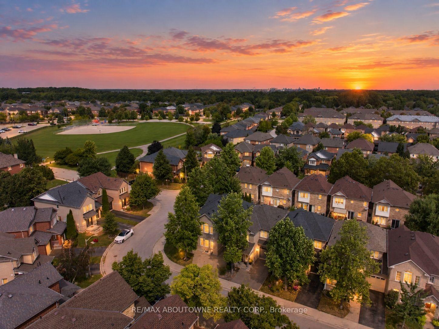 Photo 5 of 2261 Seton Crescent, Burlington, Orchard — HOMEH