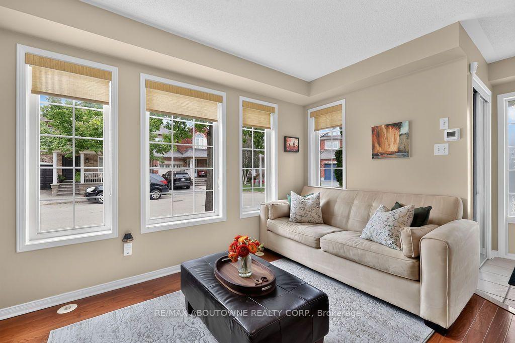 Photo 11 of 2261 Seton Crescent, Burlington, Orchard — HOMEH