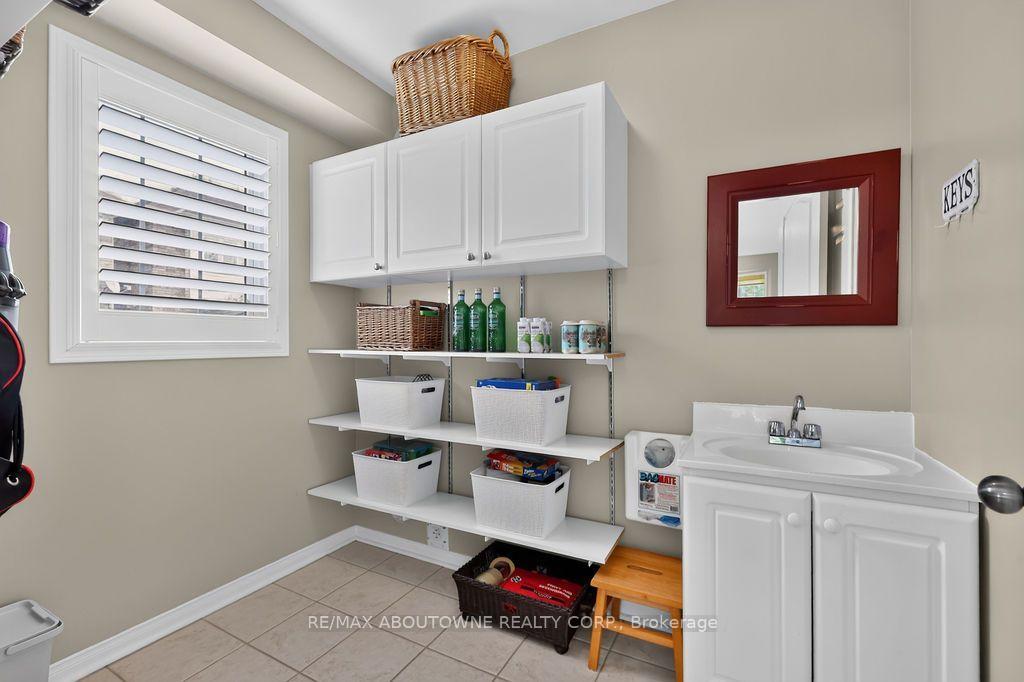 Photo 17 of 2261 Seton Crescent, Burlington, Orchard — HOMEH