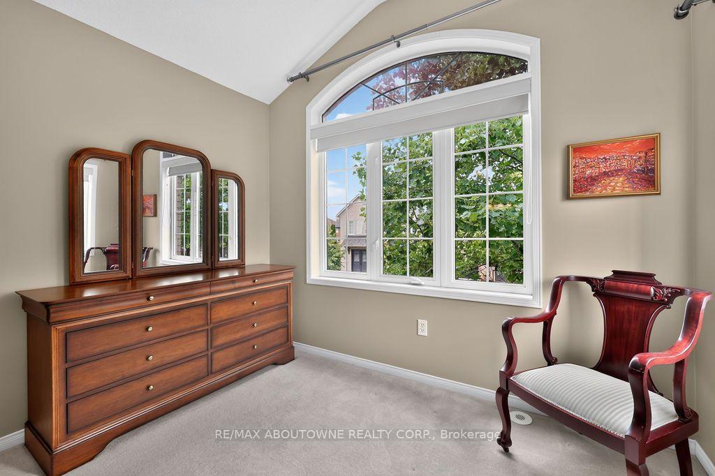 Photo 25 of 2261 Seton Crescent, Burlington, Orchard — HOMEH