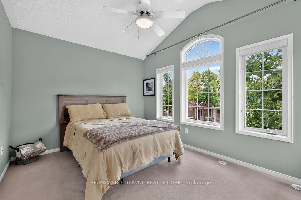 Photo 29 of 2261 Seton Crescent, Burlington, Orchard — HOMEH
