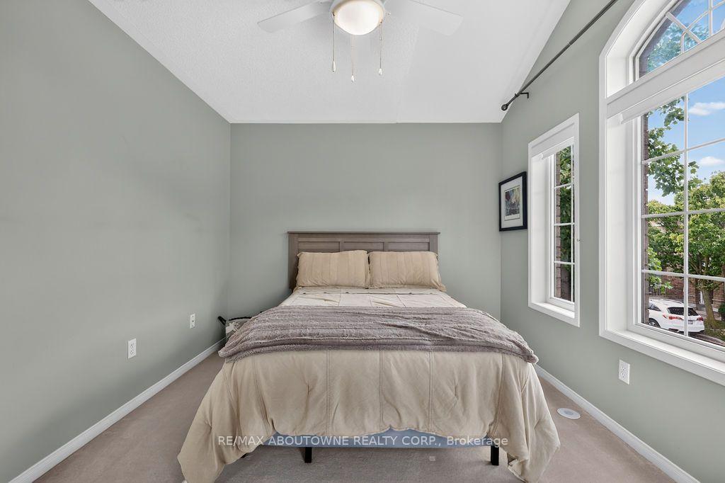 Photo 30 of 2261 Seton Crescent, Burlington, Orchard — HOMEH