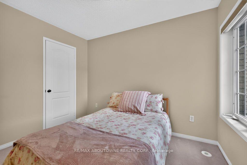 Photo 32 of 2261 Seton Crescent, Burlington, Orchard — HOMEH