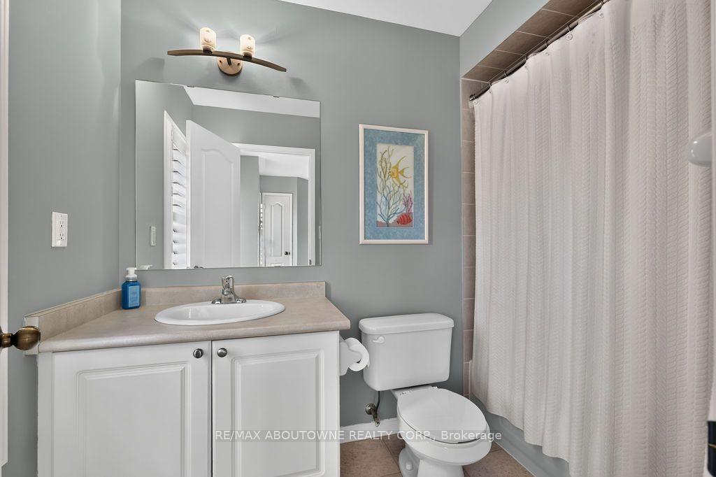 Photo 33 of 2261 Seton Crescent, Burlington, Orchard — HOMEH