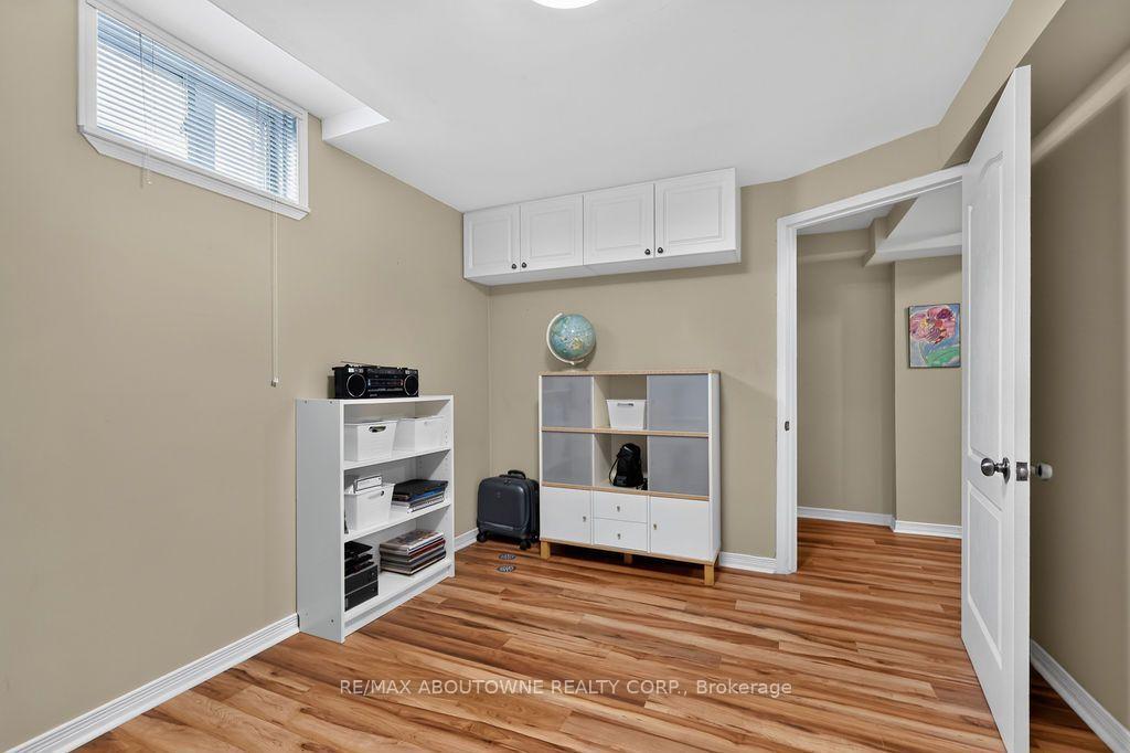 Photo 36 of 2261 Seton Crescent, Burlington, Orchard — HOMEH