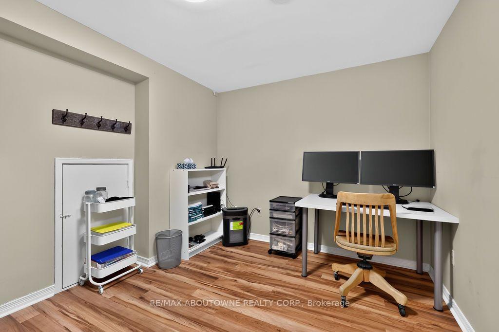 Photo 37 of 2261 Seton Crescent, Burlington, Orchard — HOMEH