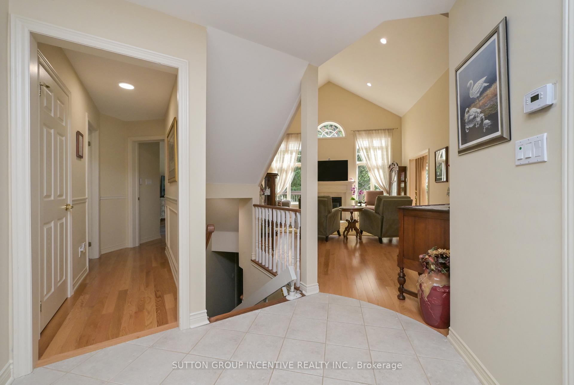 Photo 4 of 53 Sunset Boulevard, New Tecumseth, Alliston — HOMEH