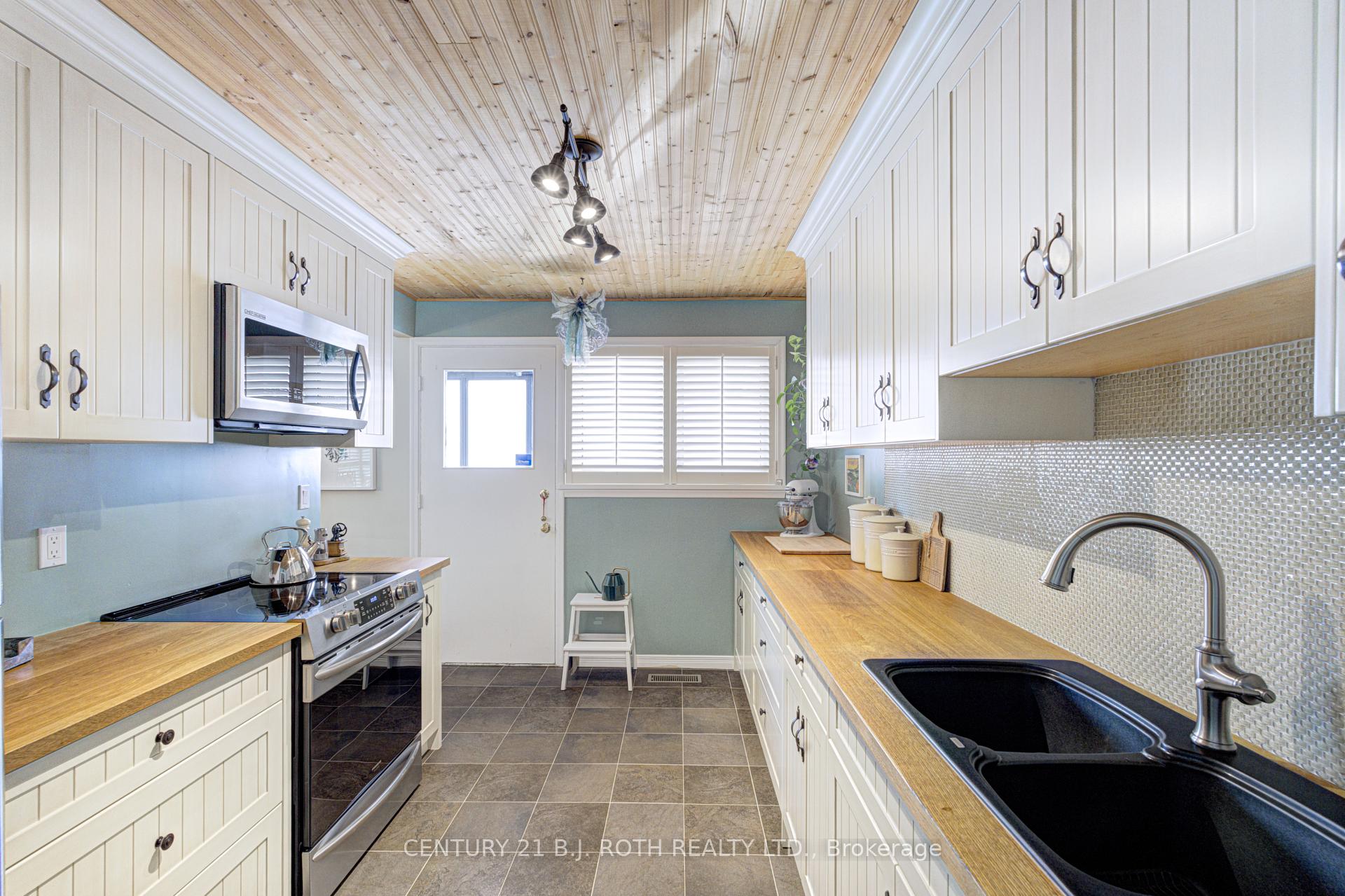 Photo 16 of 109 Wincott Drive, Etobicoke, Kingsview Village-The Westway — HOMEH