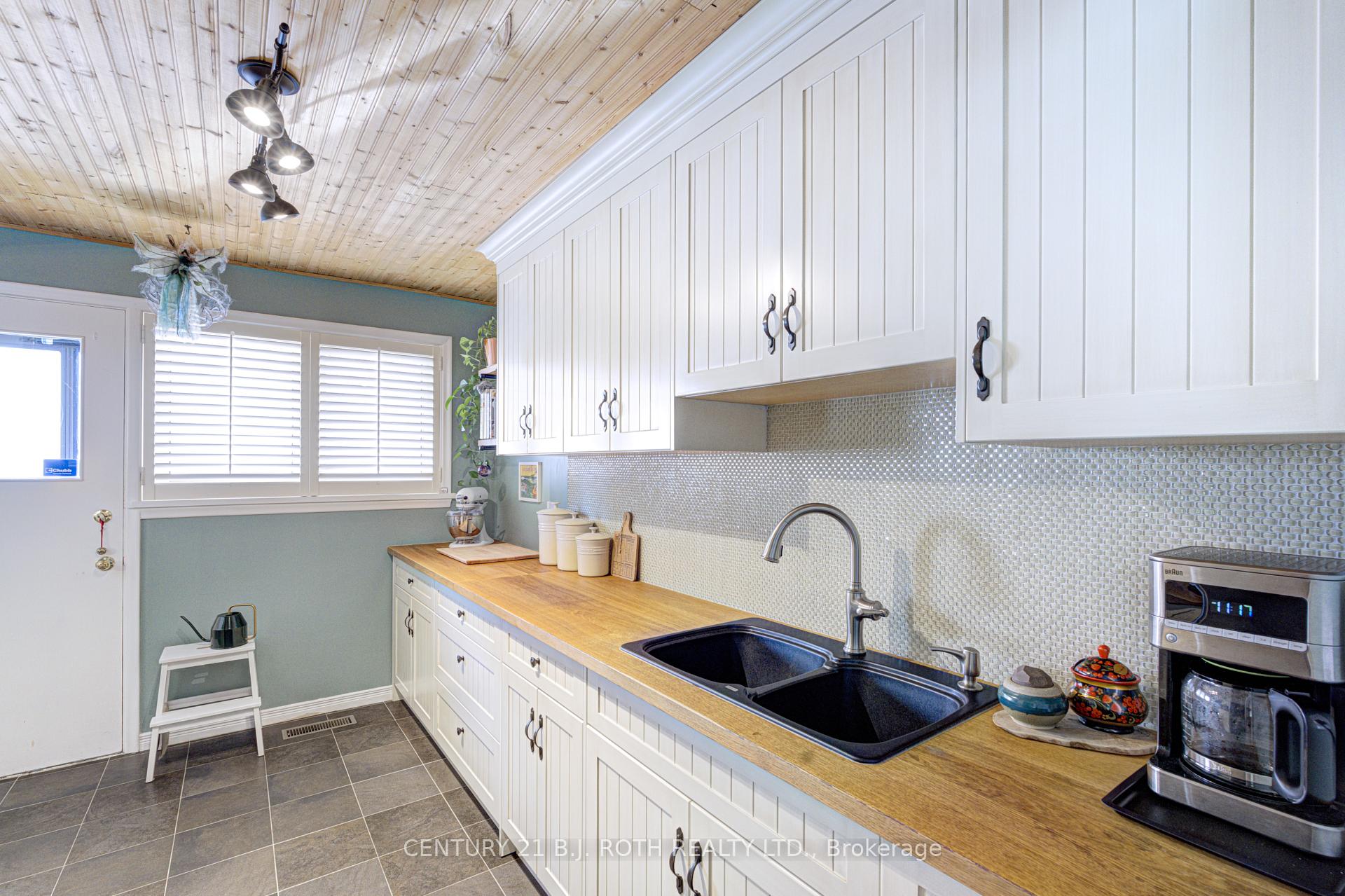 Photo 17 of 109 Wincott Drive, Etobicoke, Kingsview Village-The Westway — HOMEH