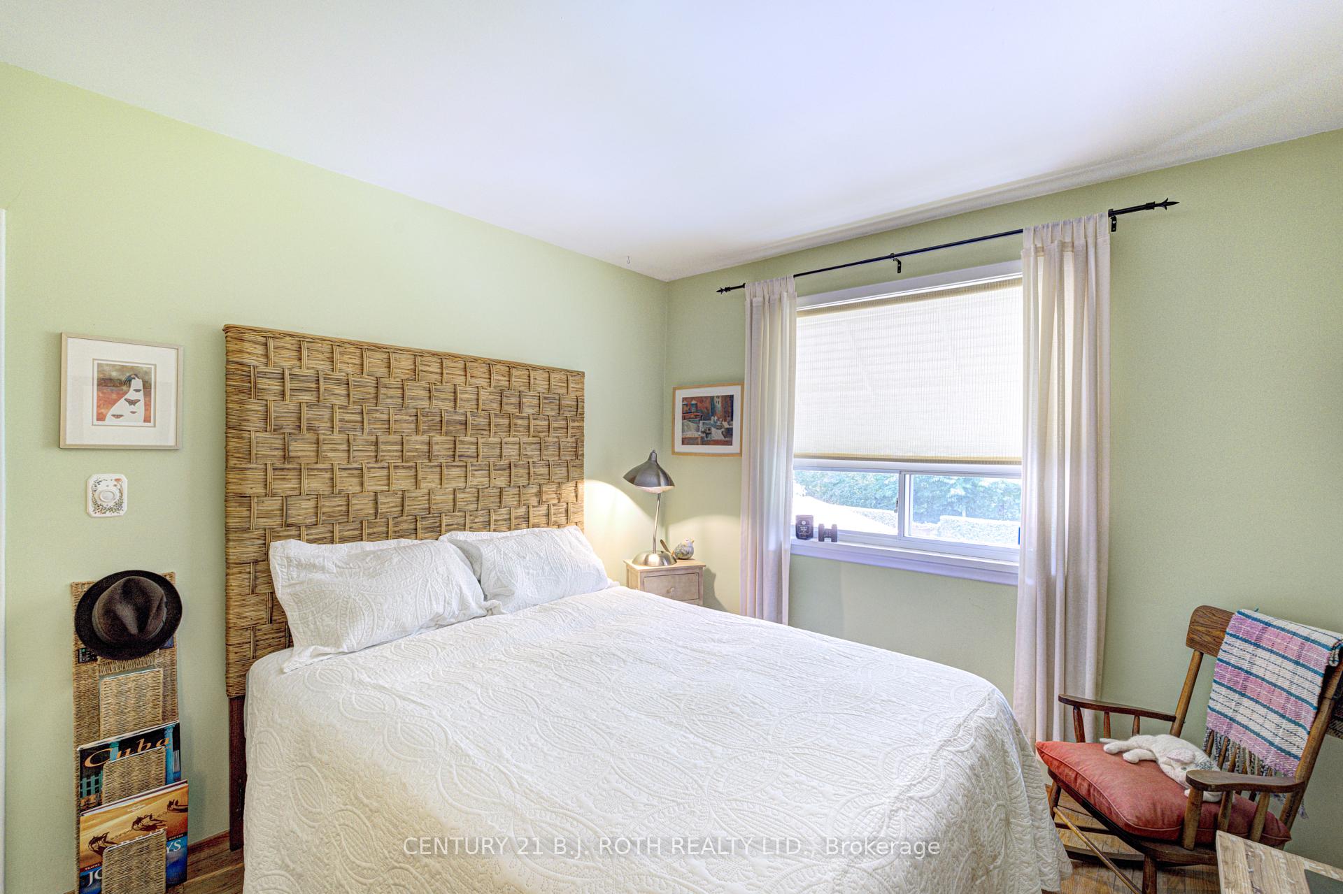 Photo 20 of 109 Wincott Drive, Etobicoke, Kingsview Village-The Westway — HOMEH