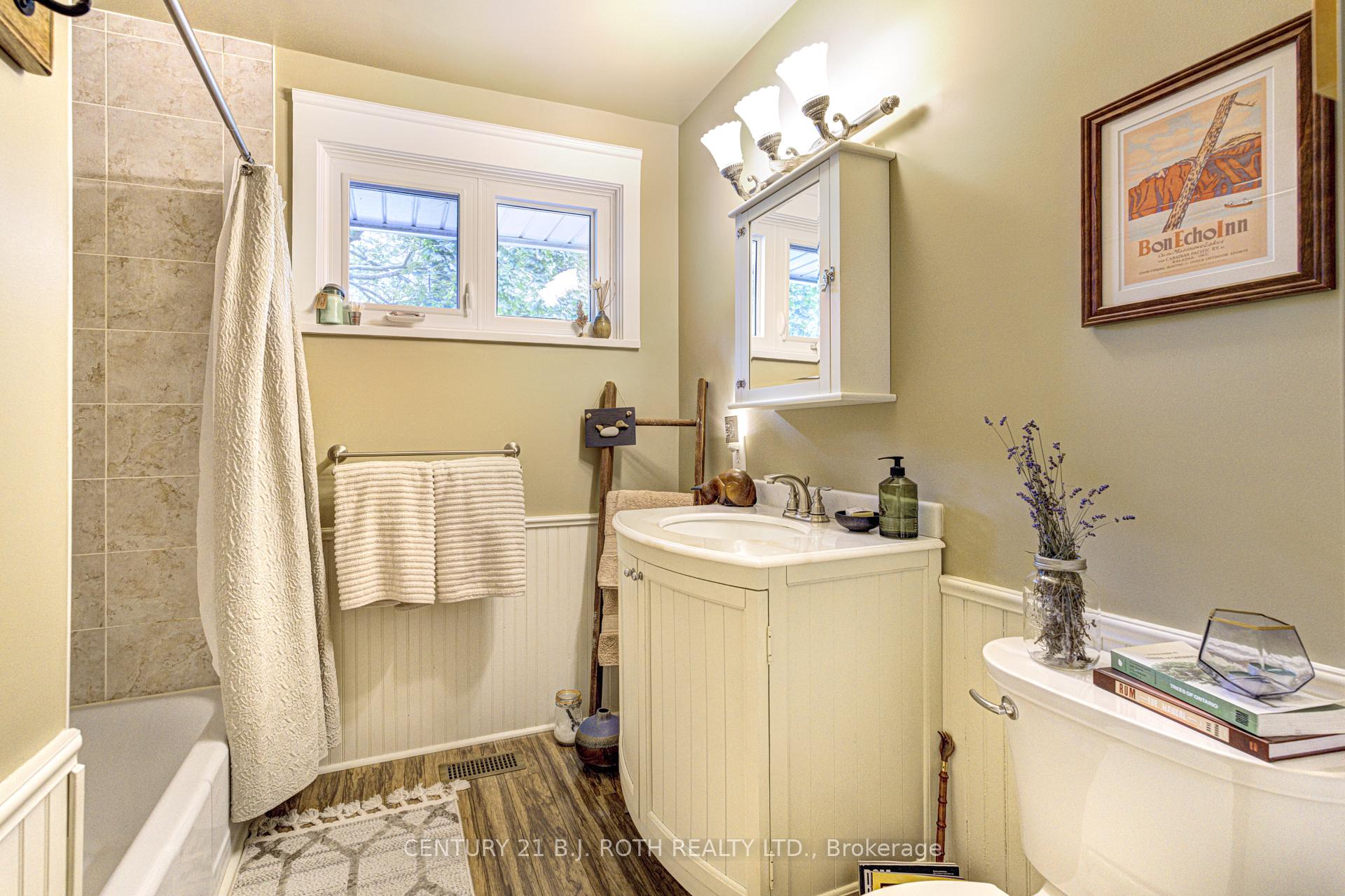 Photo 25 of 109 Wincott Drive, Etobicoke, Kingsview Village-The Westway — HOMEH